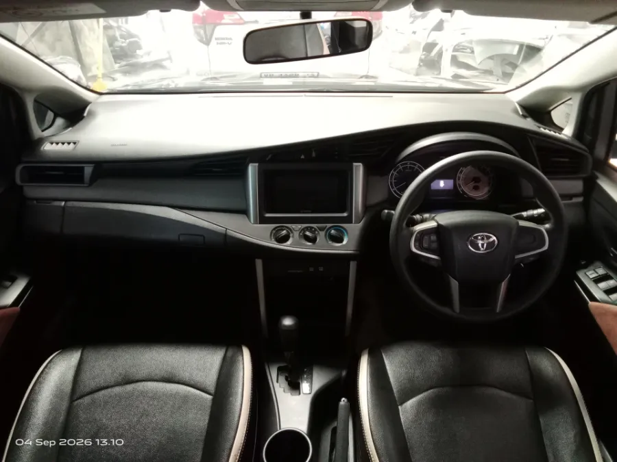Foto Mobil Bekas Dashboard Toyota Kijang Innova 2.0 G tahun 2017