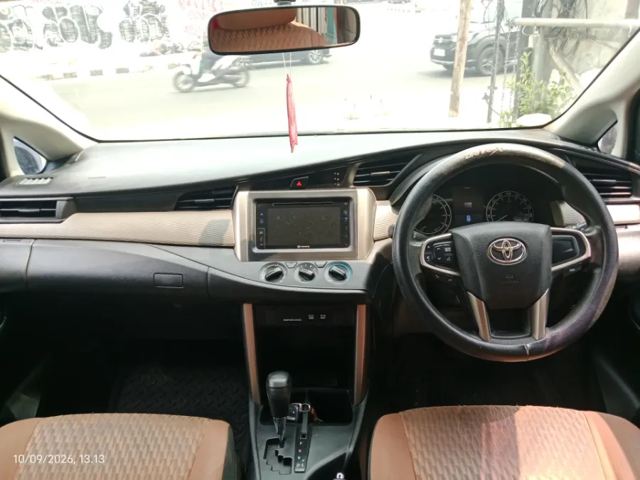 Foto Mobil Bekas Dashboard Toyota Kijang Innova 2.0 G tahun 2017