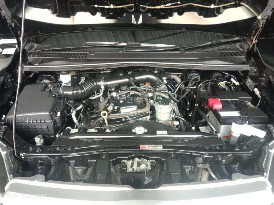 Foto Mobil Bekas Mesin Toyota Kijang Innova 2.0 G tahun 2017