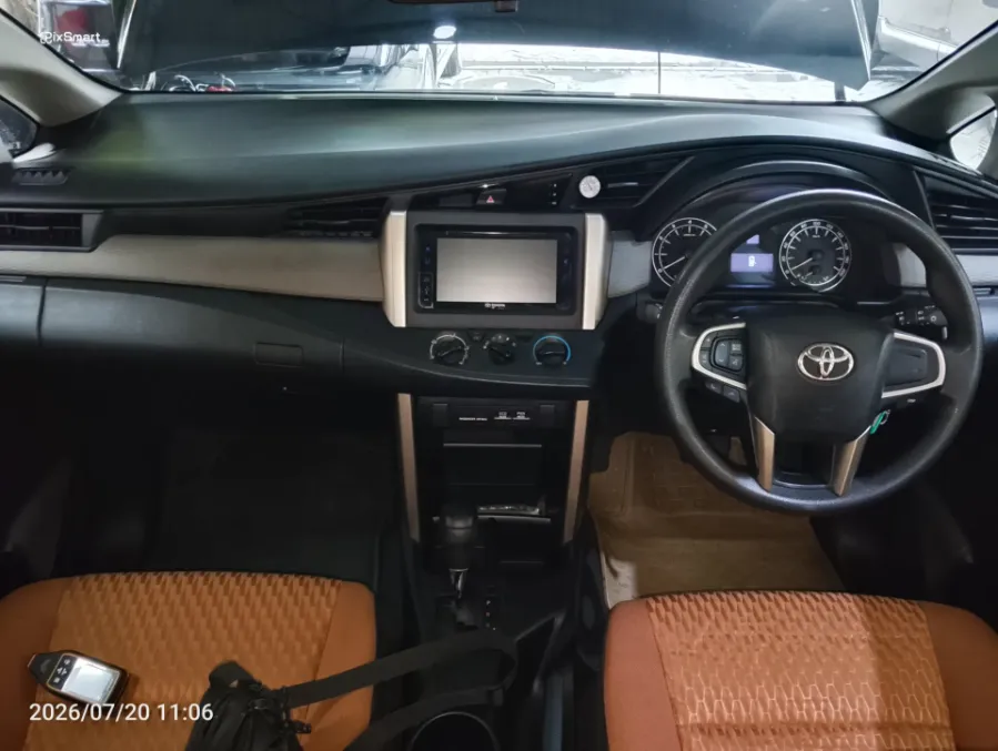 Foto Mobil Bekas Dashboard Toyota Kijang Innova 2.0 G tahun 2018