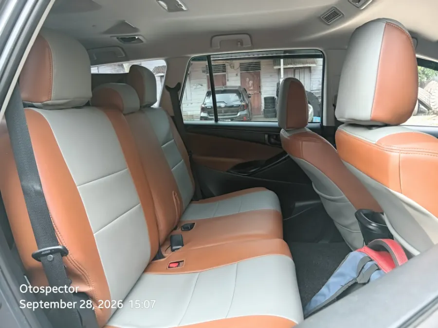 Foto Mobil Bekas Kabin Belakang Toyota Kijang Innova 2.0 G tahun 2018