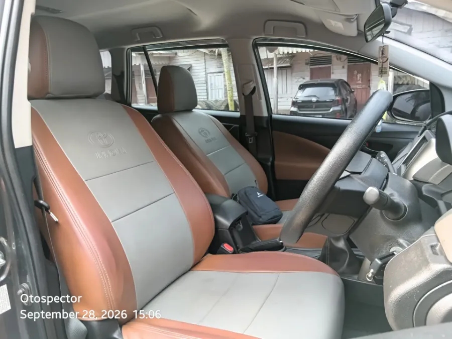 Foto Mobil Bekas Kabin Depan Toyota Kijang Innova 2.0 G tahun 2018