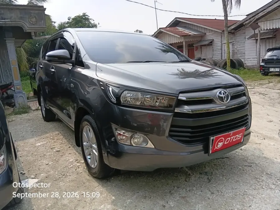Foto Mobil Bekas Kanan Depan Toyota Kijang Innova 2.0 G tahun 2018