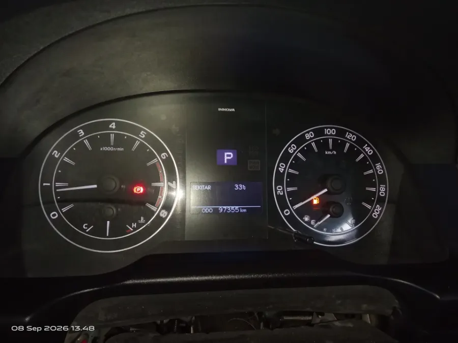Foto Mobil Bekas Odometer Toyota Kijang Innova 2.0 G tahun 2018