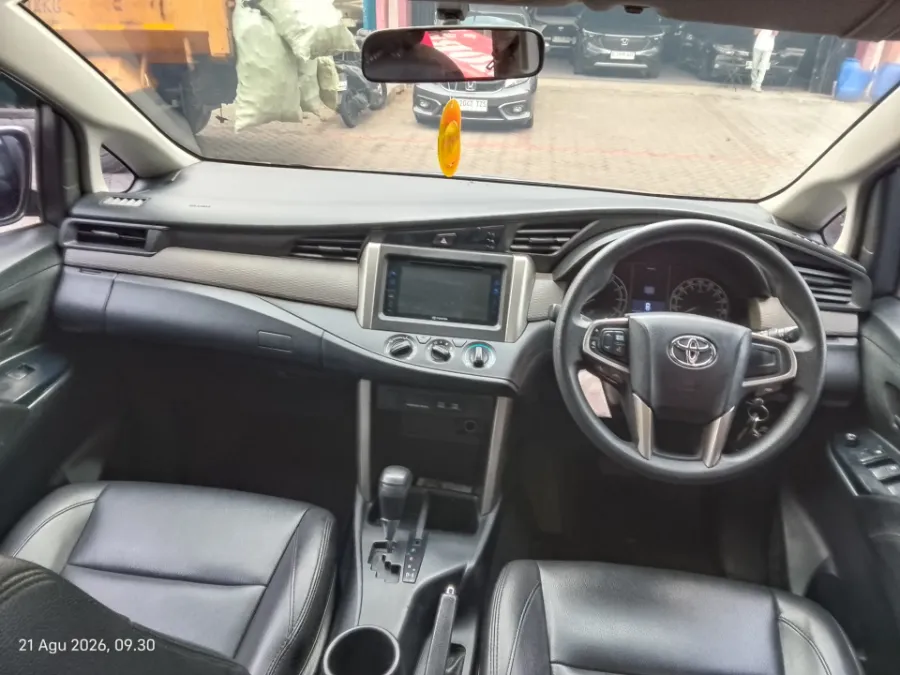 Foto Mobil Bekas Dashboard Toyota Kijang Innova 2.0 G tahun 2019
