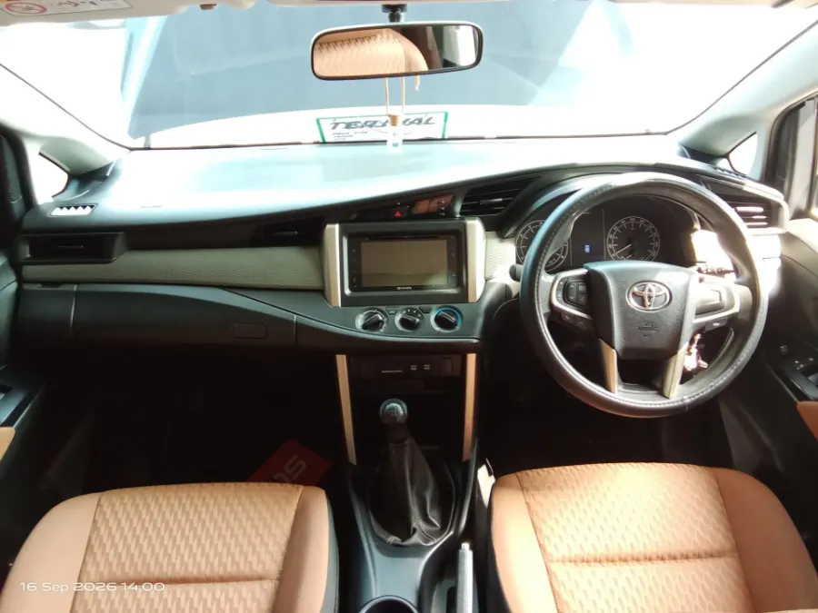 Foto Mobil Bekas Dashboard Toyota Kijang Innova 2.0 G tahun 2019