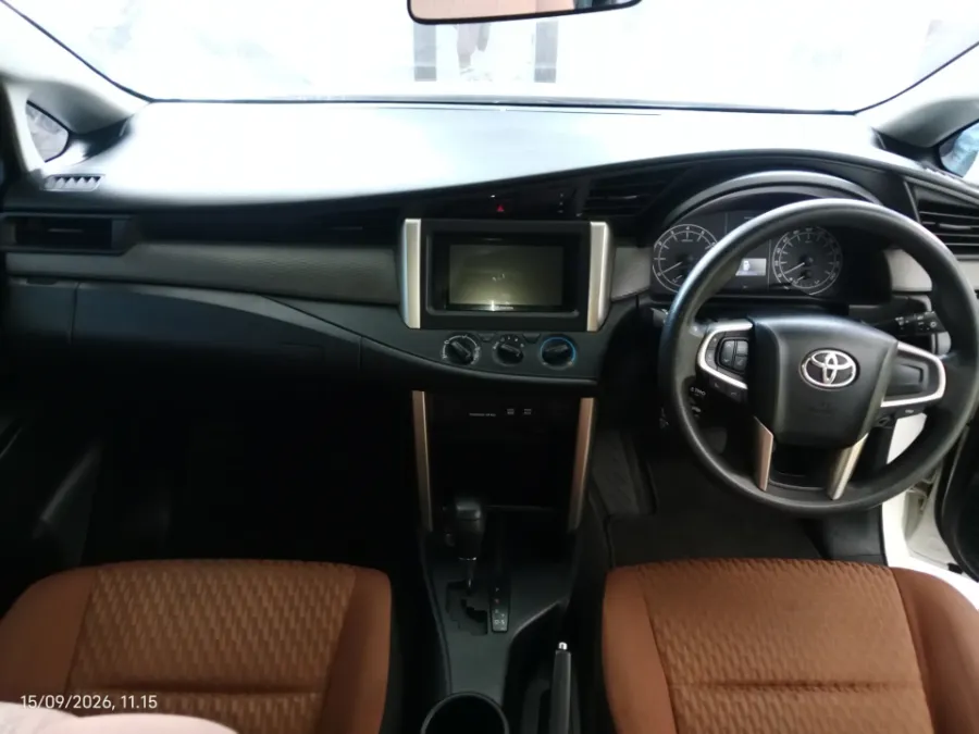 Foto Mobil Bekas Dashboard Toyota Kijang Innova 2.0 G tahun 2019