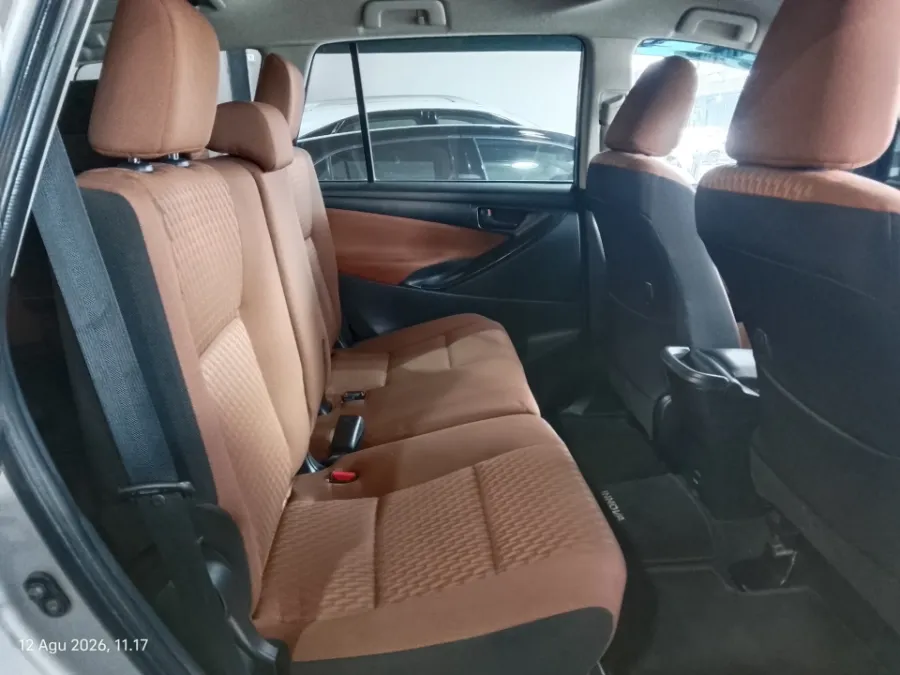 Foto Mobil Bekas Kabin Belakang Toyota Kijang Innova 2.0 G tahun 2019