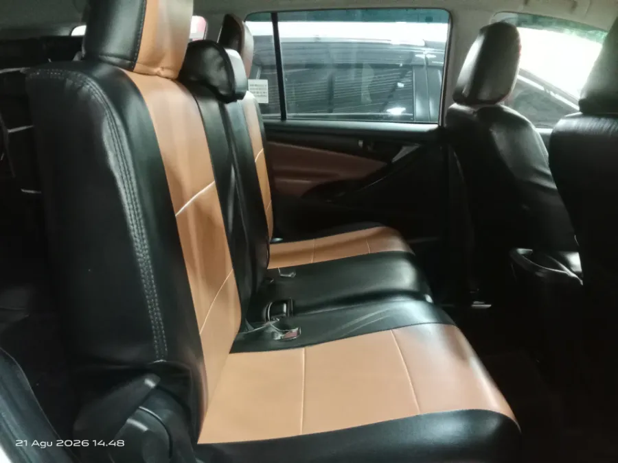 Foto Mobil Bekas Kabin Belakang Toyota Kijang Innova 2.0 G tahun 2019