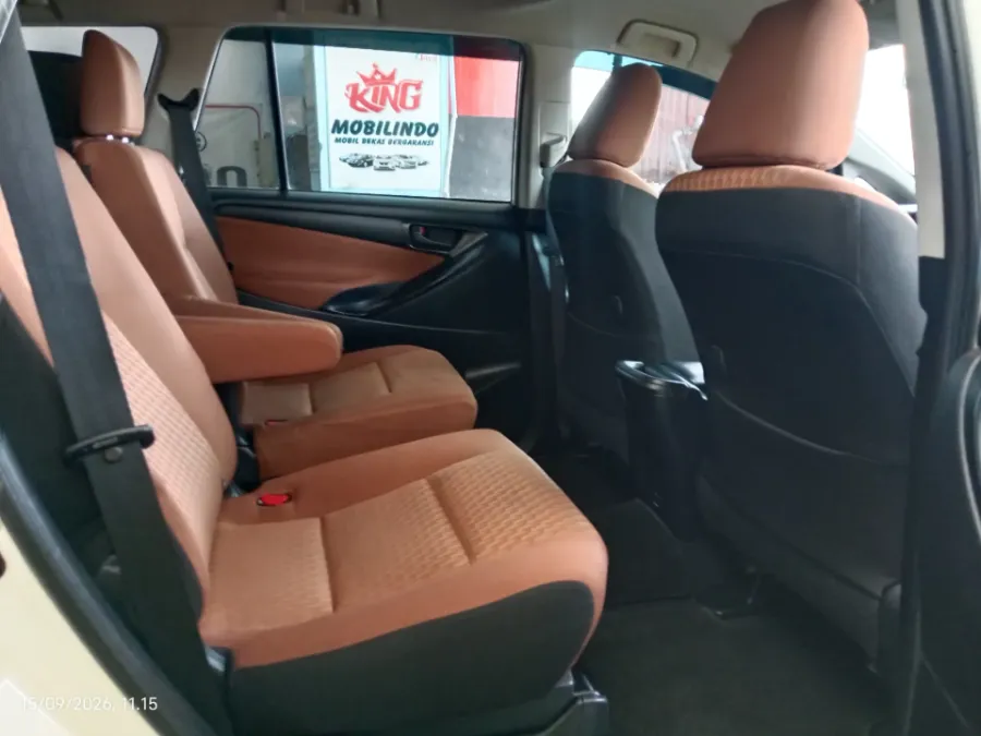 Foto Mobil Bekas Kabin Belakang Toyota Kijang Innova 2.0 G tahun 2019