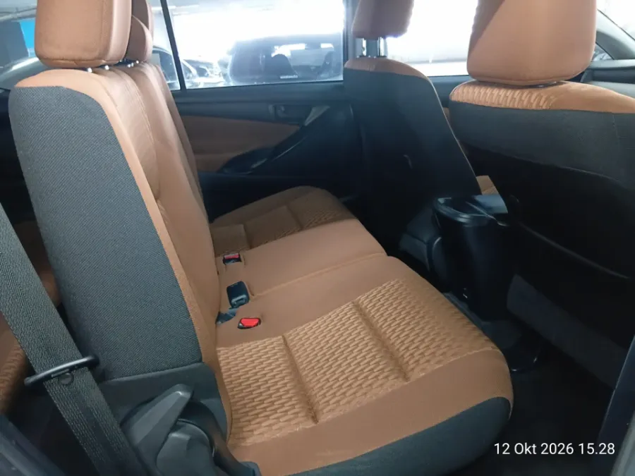 Foto Mobil Bekas Kabin Belakang Toyota Kijang Innova 2.0 G tahun 2019