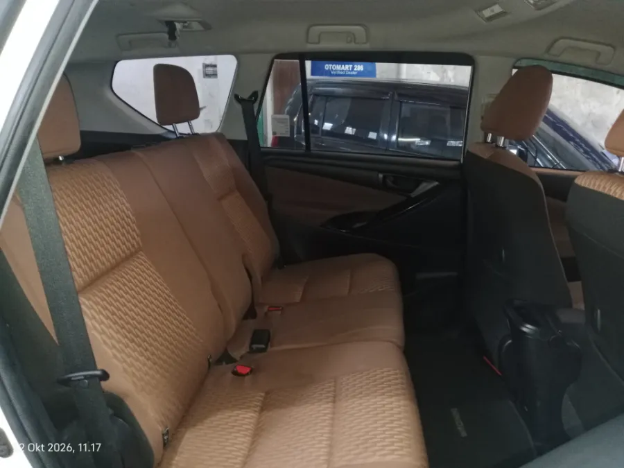 Foto Mobil Bekas Kabin Belakang Toyota Kijang Innova 2.0 G tahun 2019