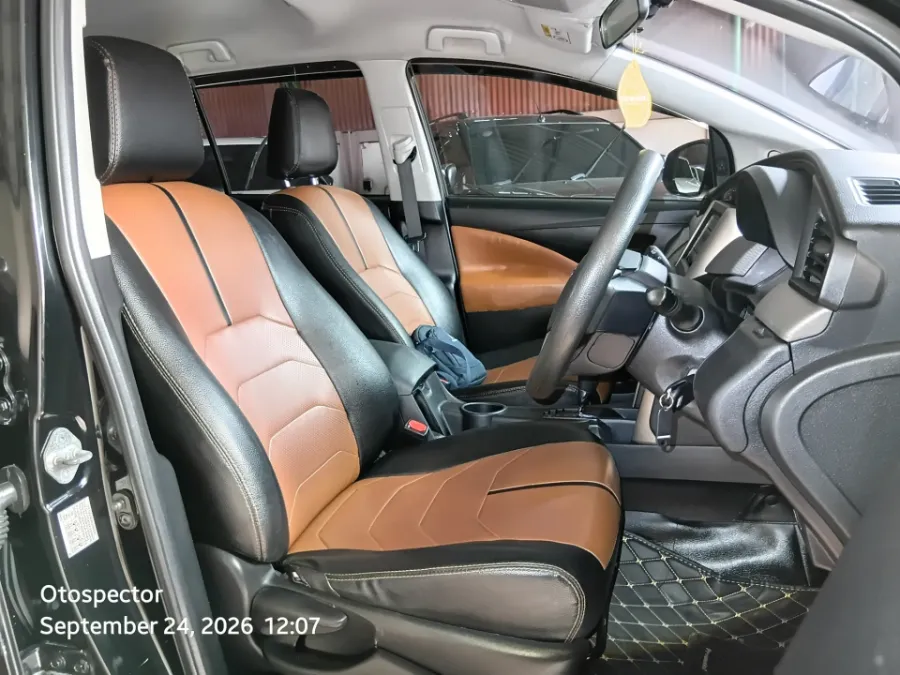 Foto Mobil Bekas Kabin Depan Toyota Kijang Innova 2.0 G tahun 2019