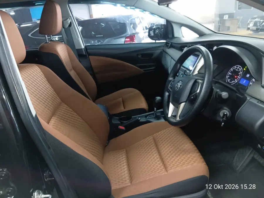 Foto Mobil Bekas Kabin Depan Toyota Kijang Innova 2.0 G tahun 2019