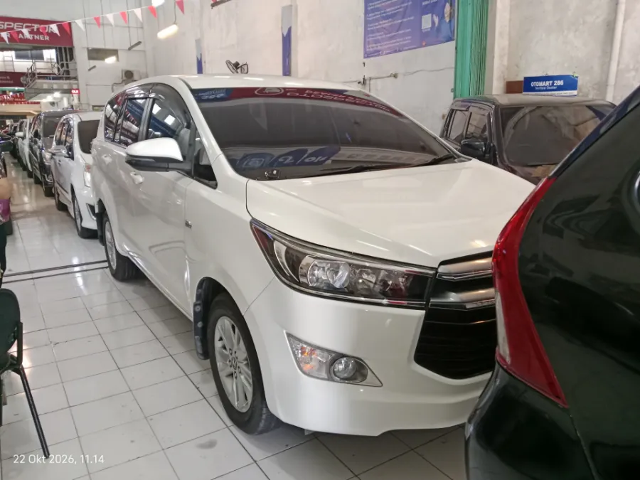 Foto Mobil Bekas Kanan Depan Toyota Kijang Innova 2.0 G tahun 2019