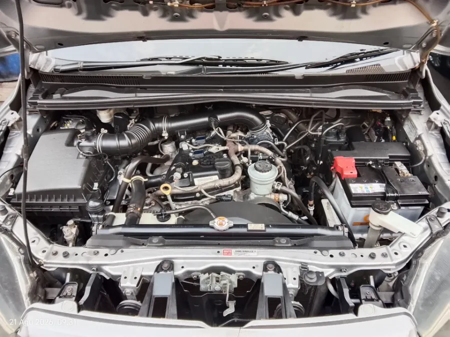 Foto Mobil Bekas Mesin Toyota Kijang Innova 2.0 G tahun 2019