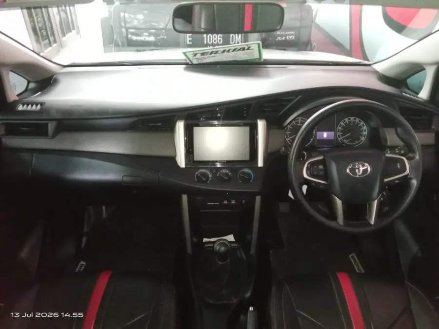 Foto Mobil Bekas Dashboard Toyota Kijang Innova 2.0 G tahun 2021