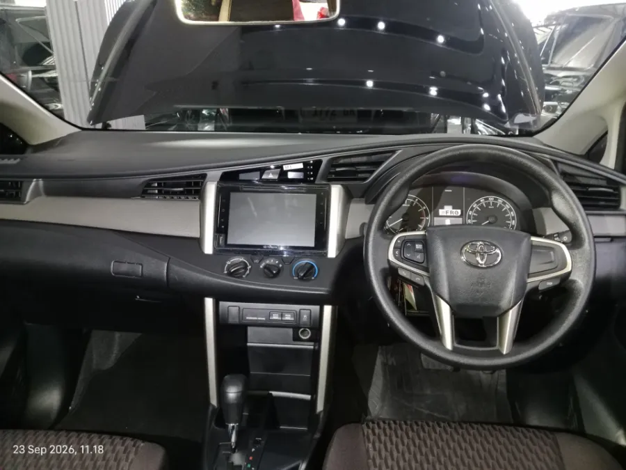 Foto Mobil Bekas Dashboard Toyota Kijang Innova 2.0 G tahun 2021