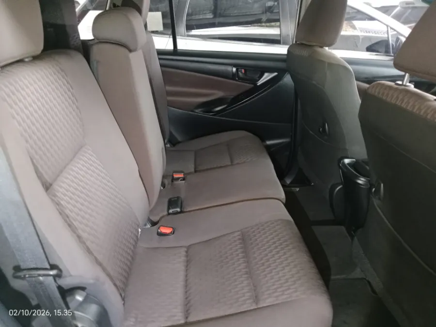 Foto Mobil Bekas Kabin Belakang Toyota Kijang Innova 2.0 G tahun 2021