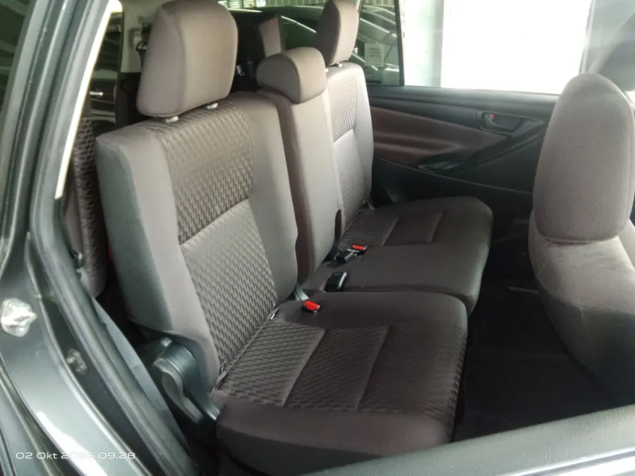 Foto Mobil Bekas Kabin Belakang Toyota Kijang Innova 2.0 G tahun 2021