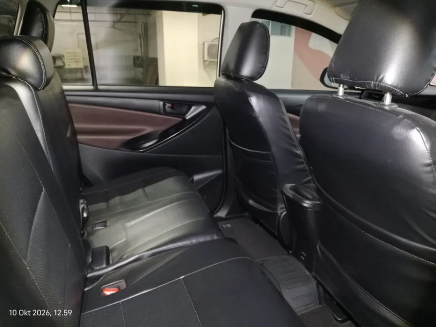 Foto Mobil Bekas Kabin Belakang Toyota Kijang Innova 2.0 G tahun 2021