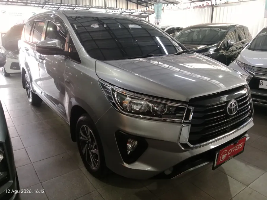 Foto Mobil Bekas Kanan Depan Toyota Kijang Innova 2.0 G tahun 2021