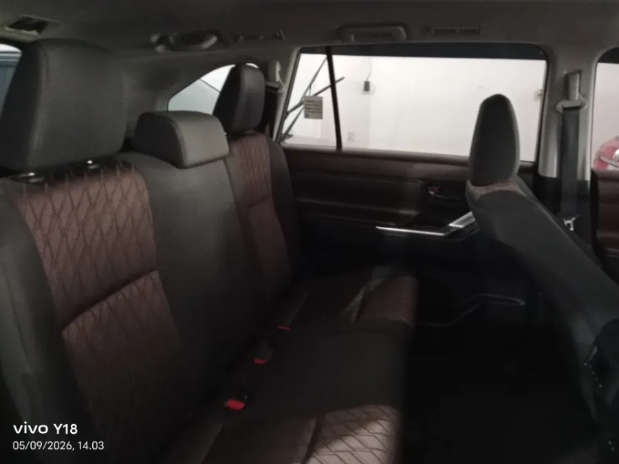 Foto Mobil Bekas Kabin Belakang Toyota Kijang Innova 2.0 G tahun 2022