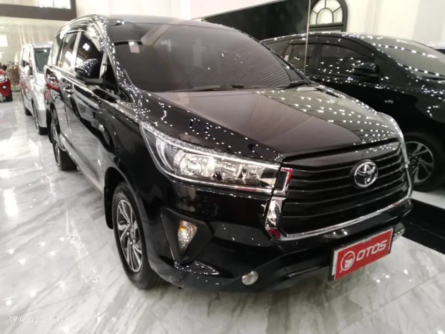 Foto Mobil Bekas Kanan Depan Toyota Kijang Innova 2.0 G tahun 2022