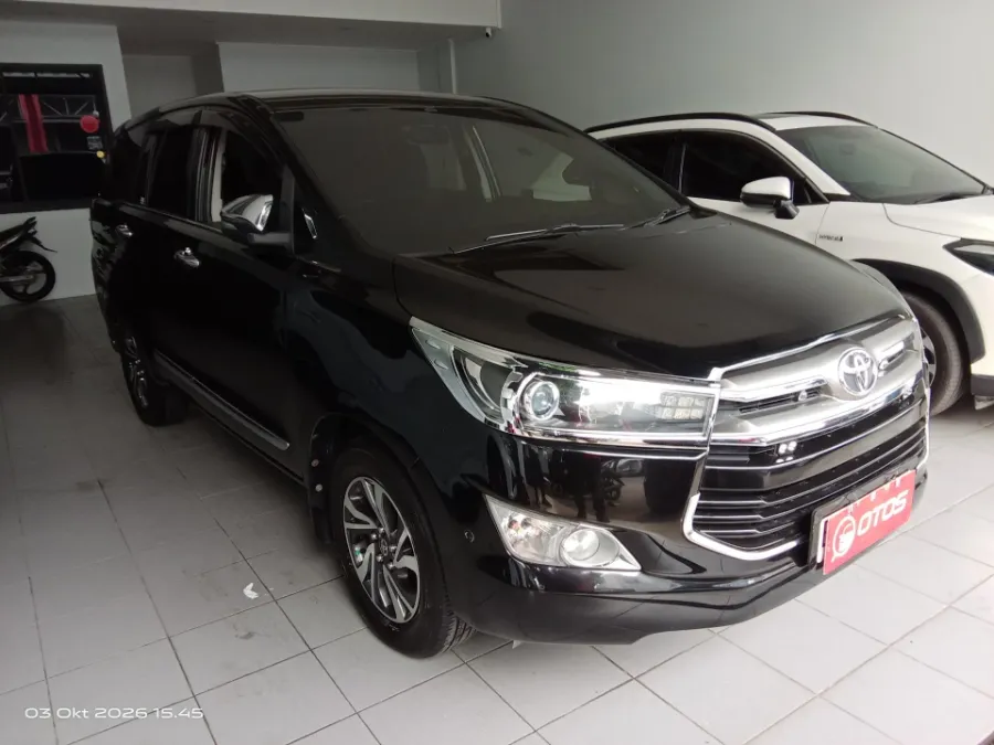 Foto Mobil Bekas Kanan Depan Toyota Kijang Innova 2.0 Q tahun 2017