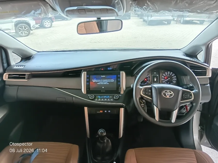 Foto Mobil Bekas Dashboard Toyota Kijang Innova 2.0 V tahun 2016