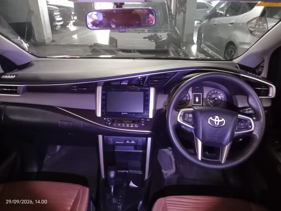 Foto Mobil Bekas Dashboard Toyota Kijang Innova 2.0 V tahun 2016