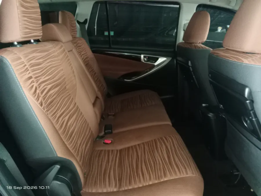 Foto Mobil Bekas Kabin Belakang Toyota Kijang Innova 2.0 V tahun 2016
