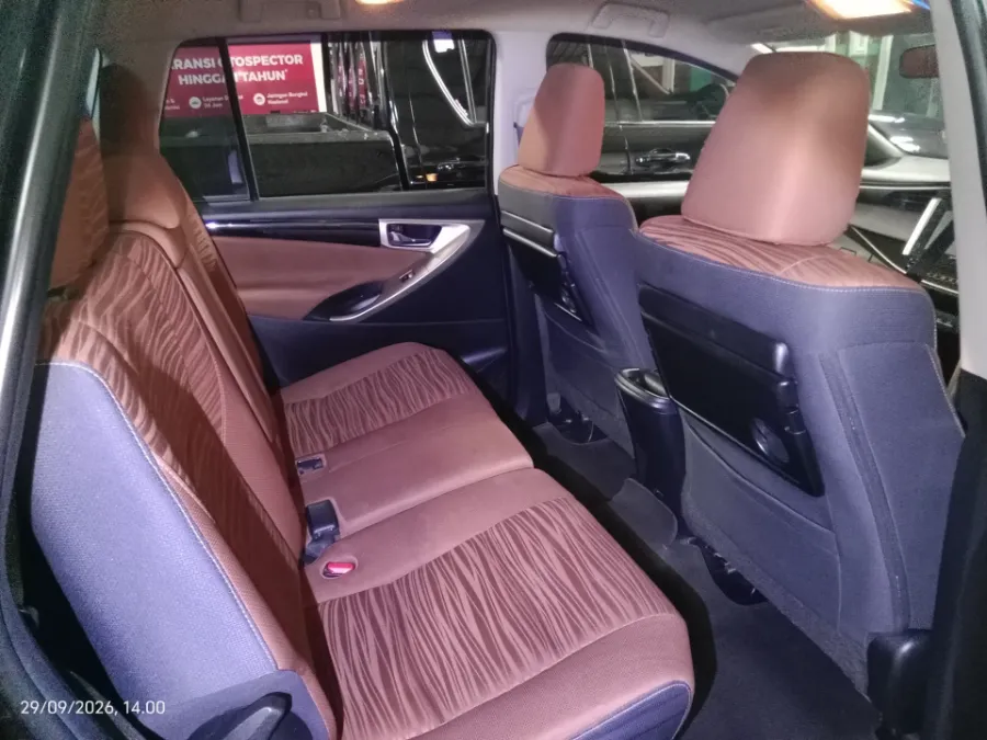Foto Mobil Bekas Kabin Belakang Toyota Kijang Innova 2.0 V tahun 2016