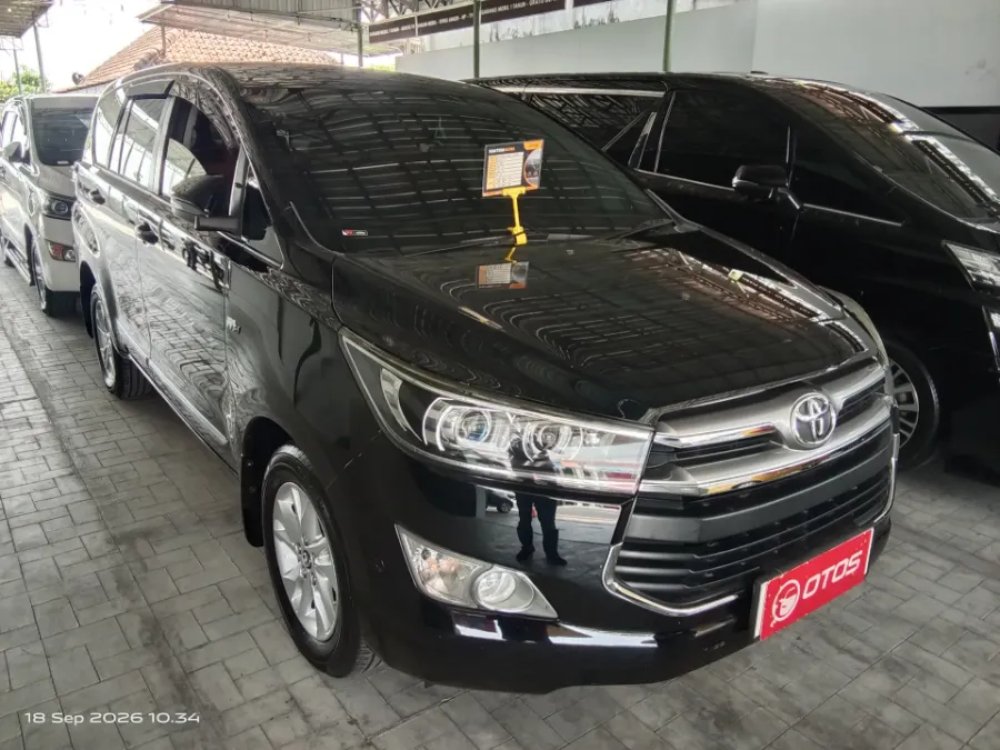 Foto Mobil Bekas Kanan Depan Toyota Kijang Innova 2.0 V tahun 2016