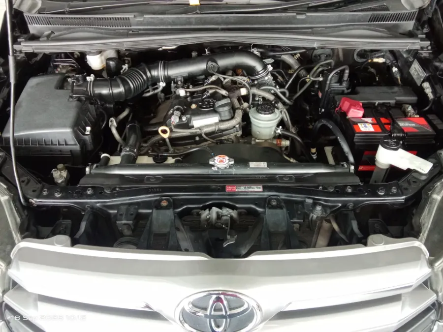 Foto Mobil Bekas Mesin Toyota Kijang Innova 2.0 V tahun 2016