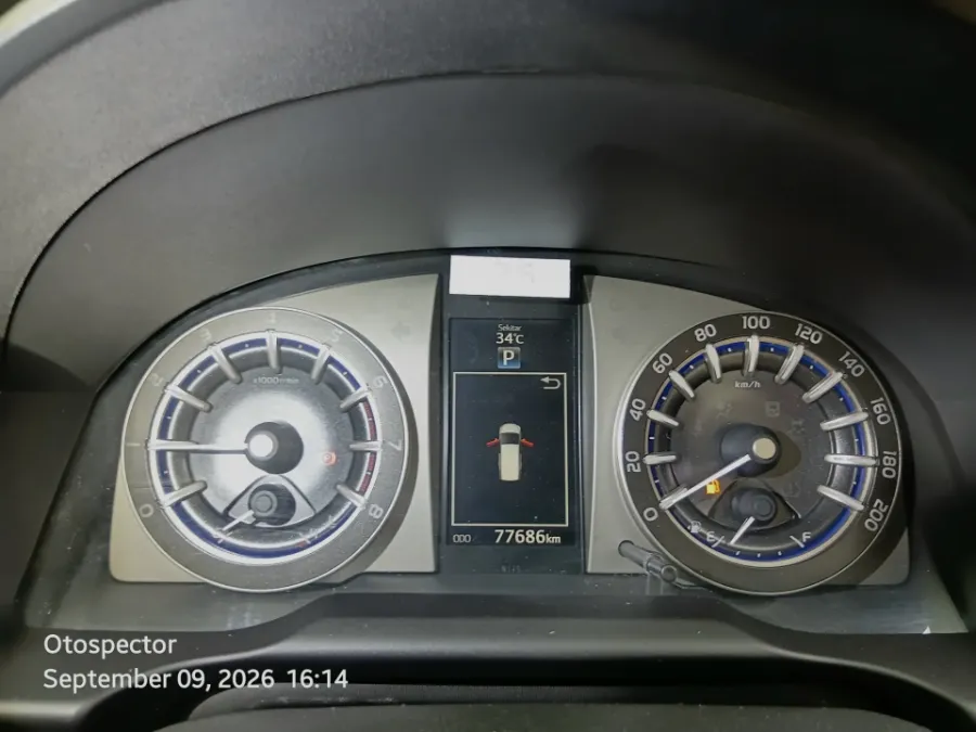 Foto Mobil Bekas Odometer Toyota Kijang Innova 2.0 V tahun 2016