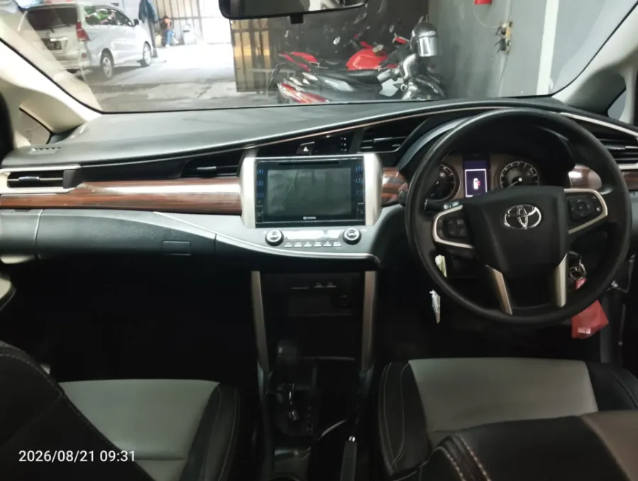 Foto Mobil Bekas Dashboard Toyota Kijang Innova 2.0 V tahun 2017