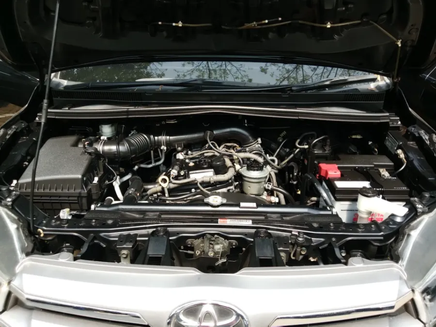 Foto Mobil Bekas Mesin Toyota Kijang Innova 2.0 V tahun 2017