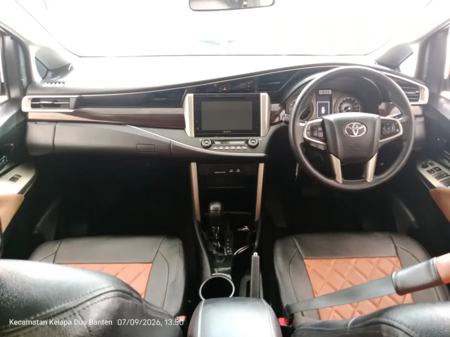 Foto Mobil Bekas Dashboard Toyota Kijang Innova 2.0 V tahun 2018