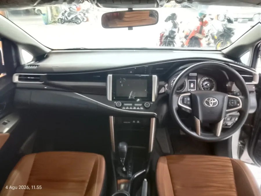 Foto Mobil Bekas Dashboard Toyota Kijang Innova 2.0 V tahun 2019