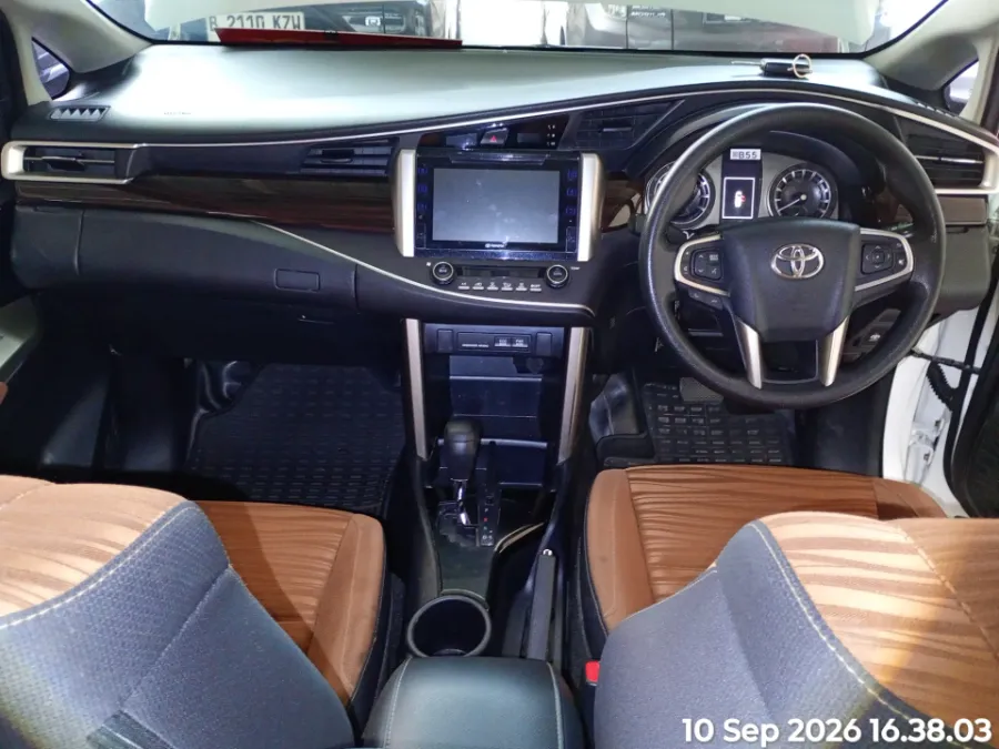 Foto Mobil Bekas Dashboard Toyota Kijang Innova 2.0 V tahun 2019