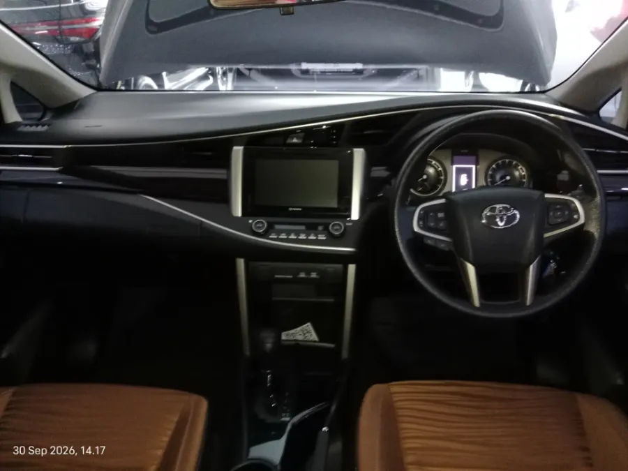 Foto Mobil Bekas Dashboard Toyota Kijang Innova 2.0 V tahun 2019