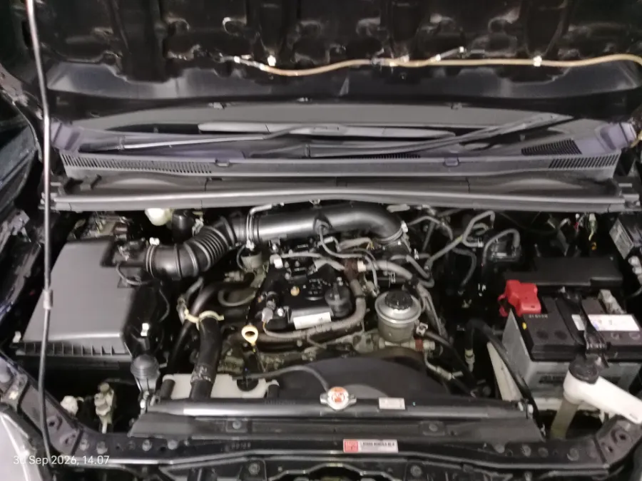 Foto Mobil Bekas Mesin Toyota Kijang Innova 2.0 V tahun 2019
