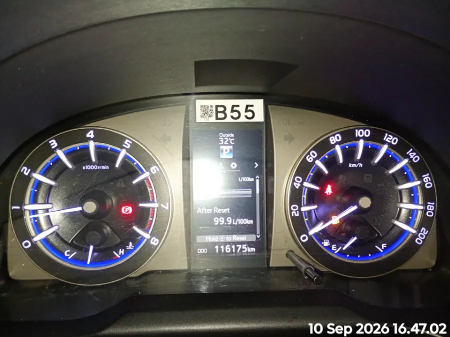 Foto Mobil Bekas Odometer Toyota Kijang Innova 2.0 V tahun 2019