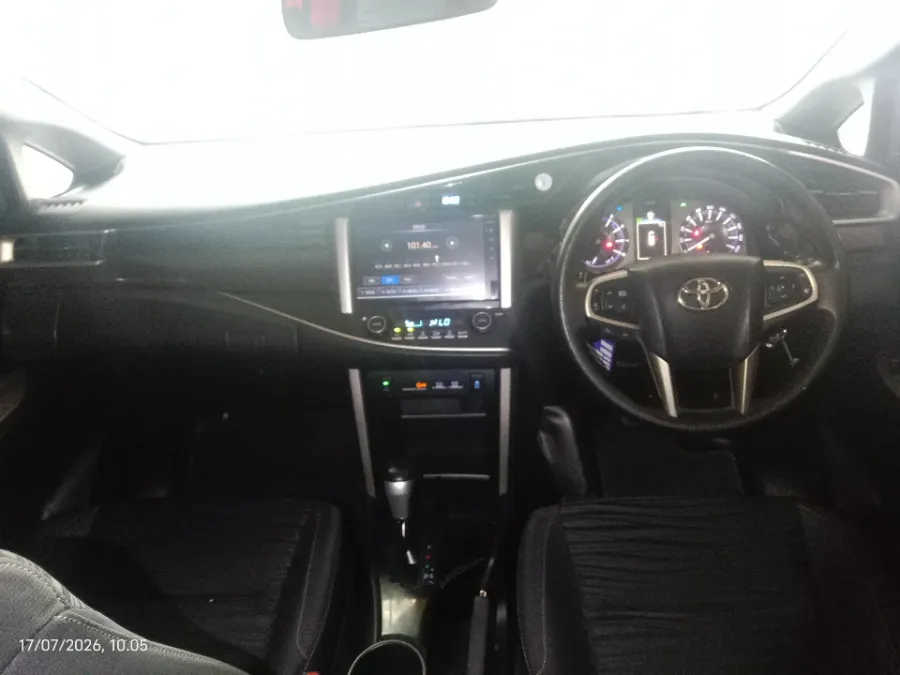 Foto Mobil Bekas Dashboard Toyota Kijang Innova 2.0 V tahun 2021
