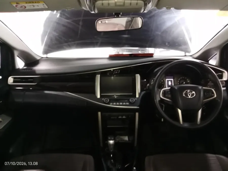 Foto Mobil Bekas Dashboard Toyota Kijang Innova 2.0 V tahun 2021