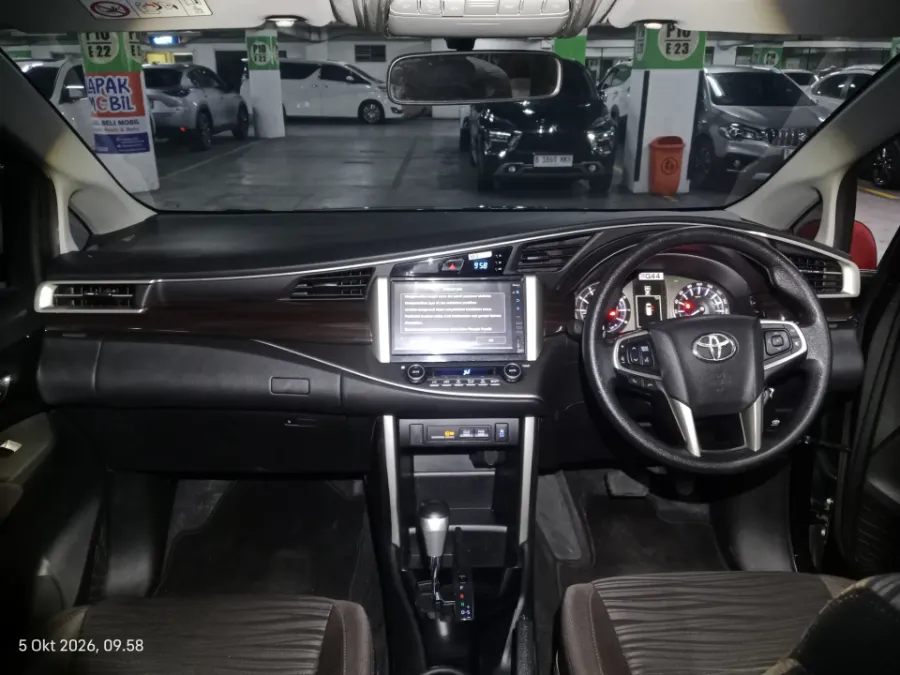Foto Mobil Bekas Dashboard Toyota Kijang Innova 2.0 V tahun 2022