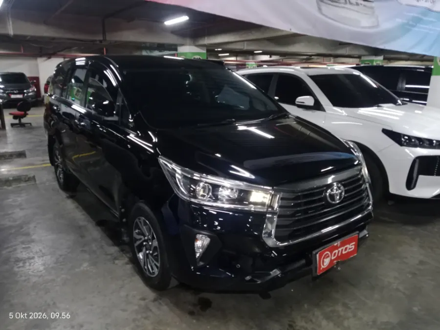 Foto Mobil Bekas Kanan Depan Toyota Kijang Innova 2.0 V tahun 2022