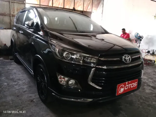 2017 Toyota Kijang Innova 2.0 Venturer - Foto 1 dari 6