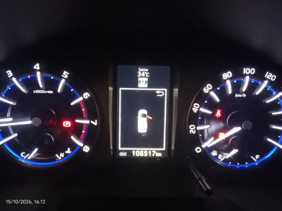 Foto Mobil Bekas Odometer Toyota Kijang Innova 2.0 Venturer tahun 2017